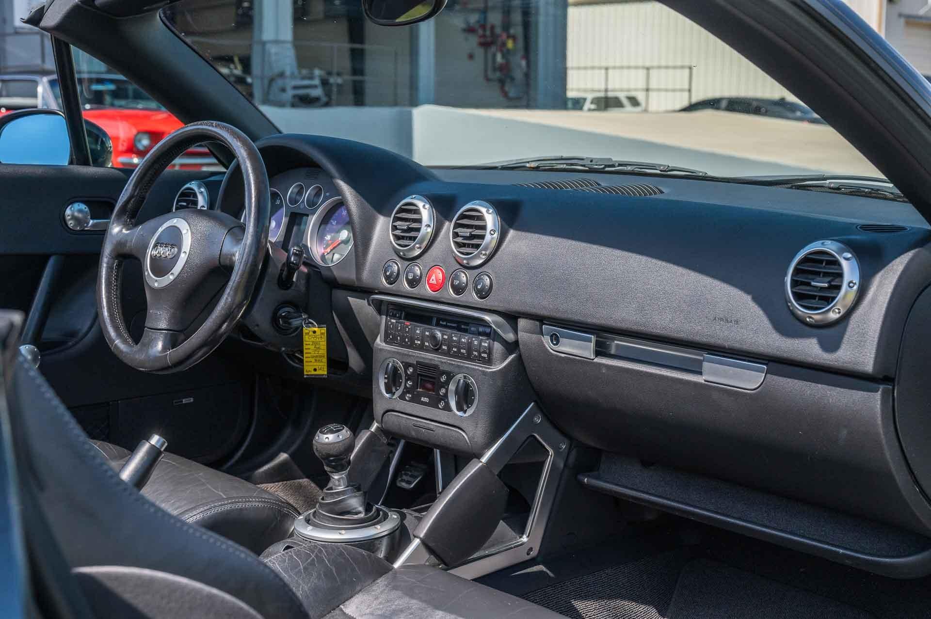 2001 Audi TT 64