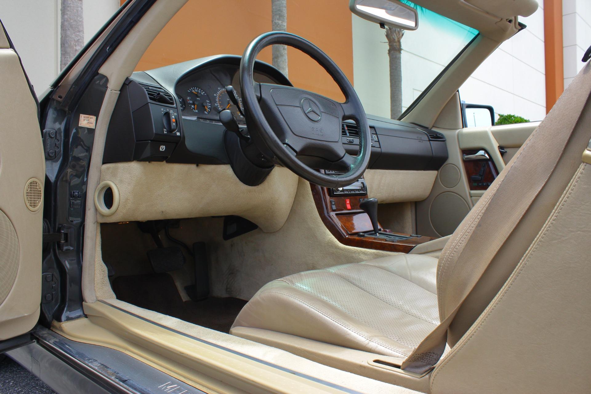 1992 Mercedes-Benz 500 SL 61