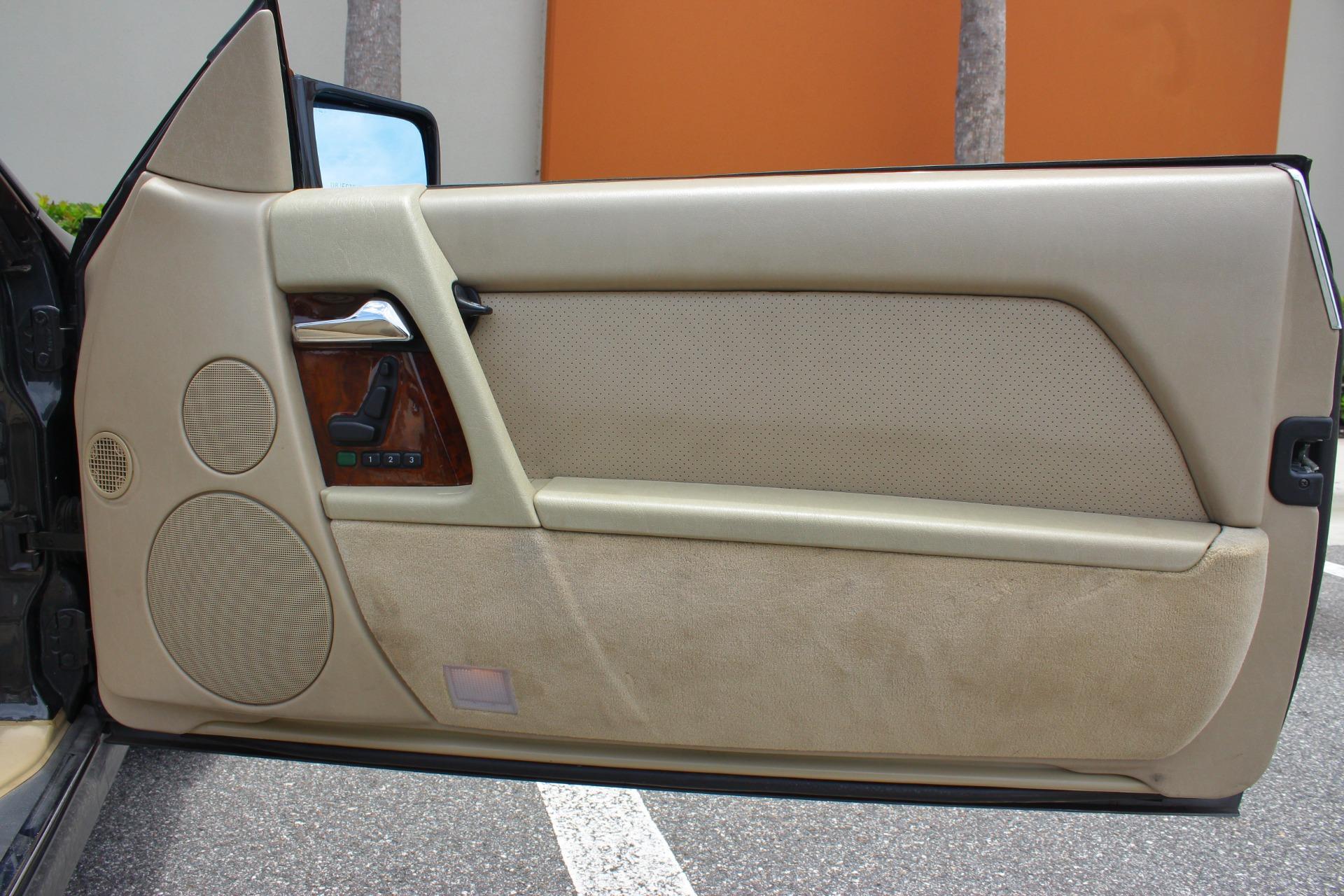 1992 Mercedes-Benz 500 SL 68