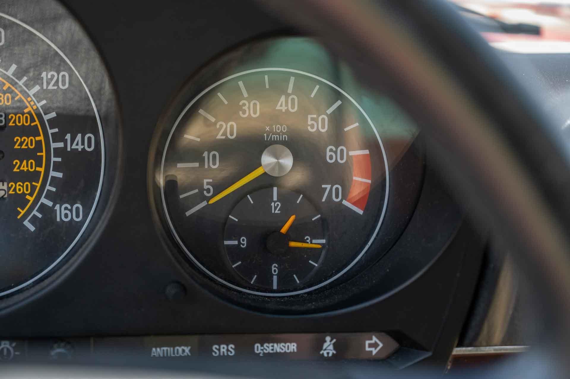 1987 Mercedes SL560 44