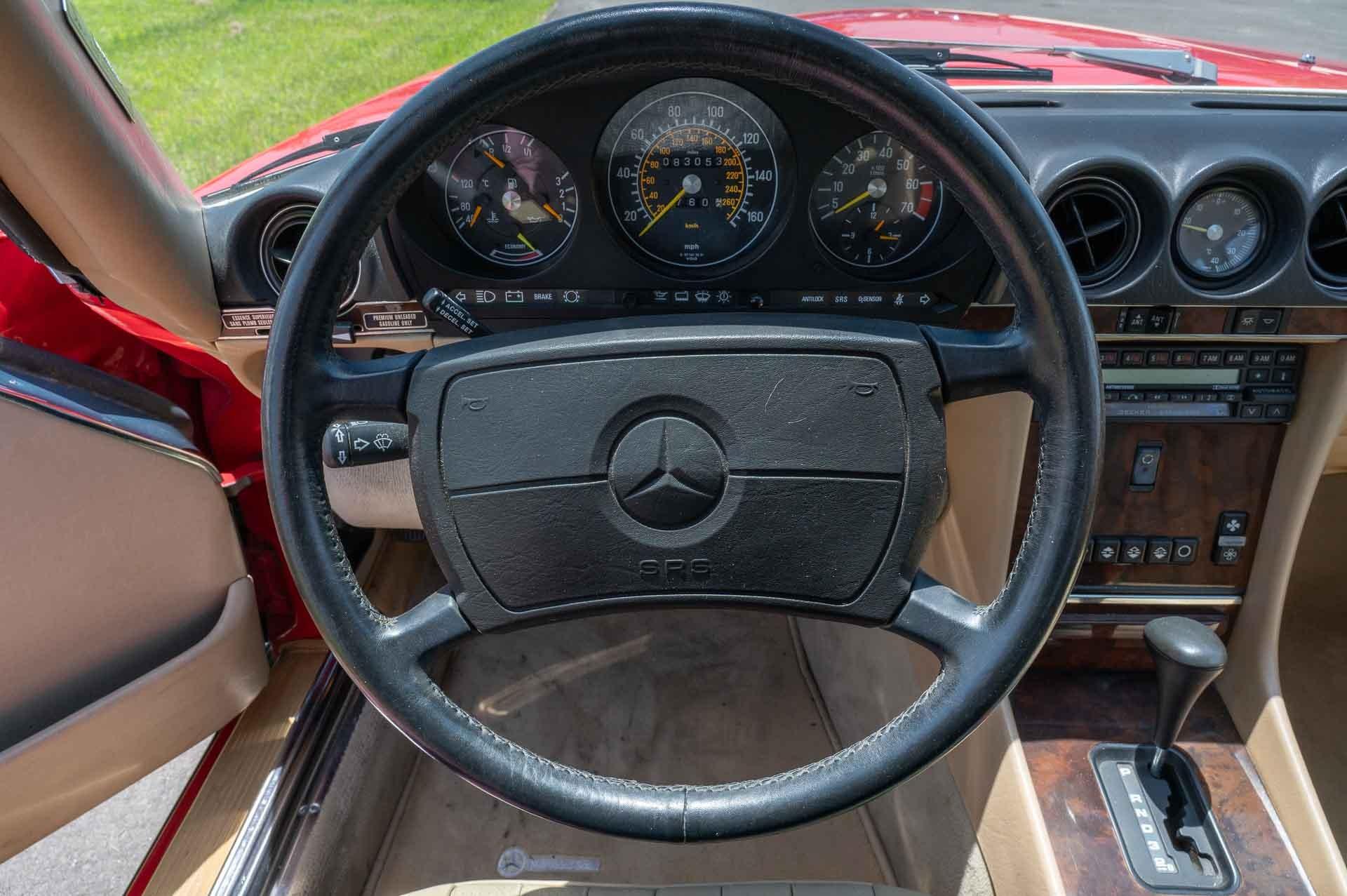 1987 Mercedes SL560 41