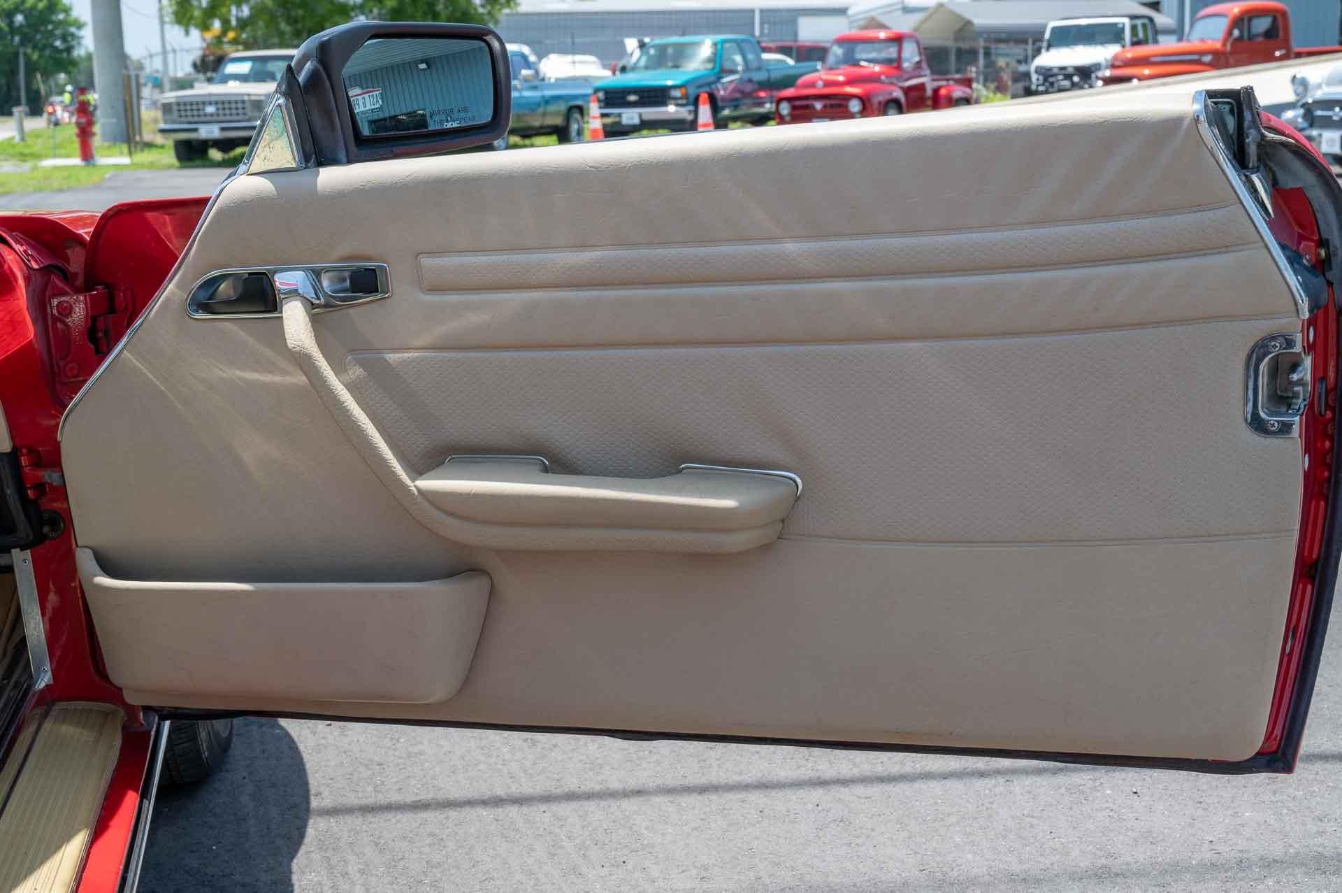 1987 Mercedes SL560 37