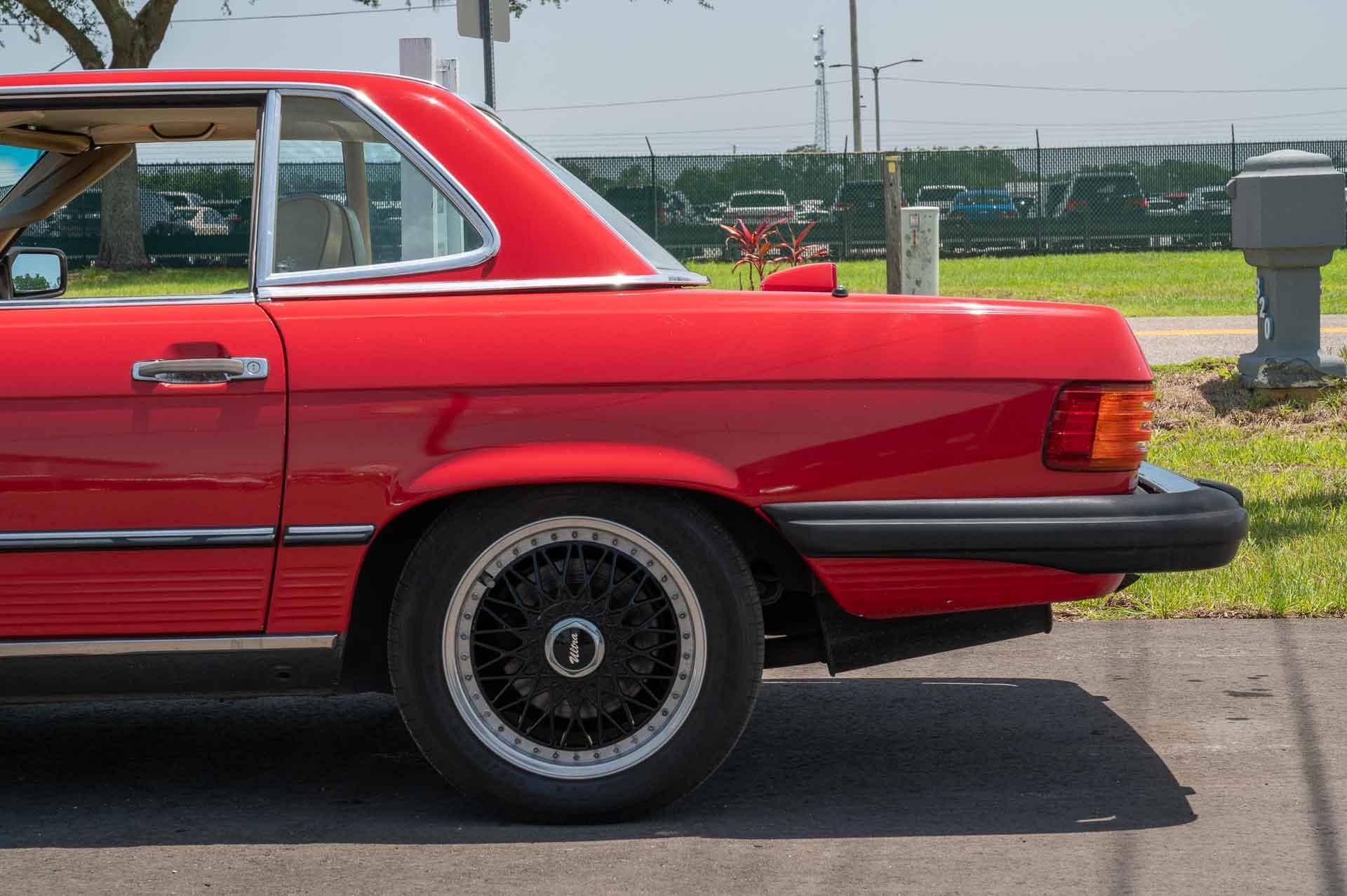 1987 Mercedes SL560 17