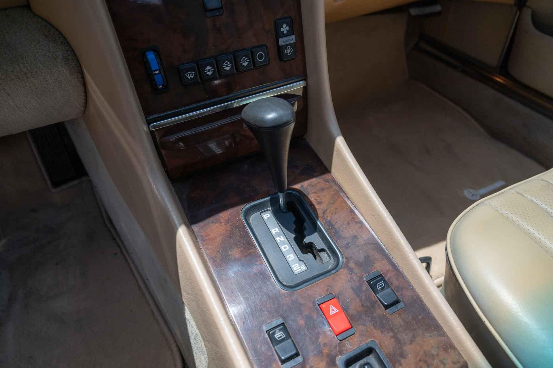 1987 Mercedes SL560 47