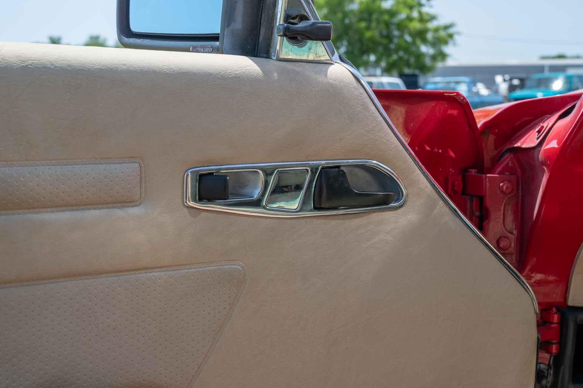 1987 Mercedes SL560 33