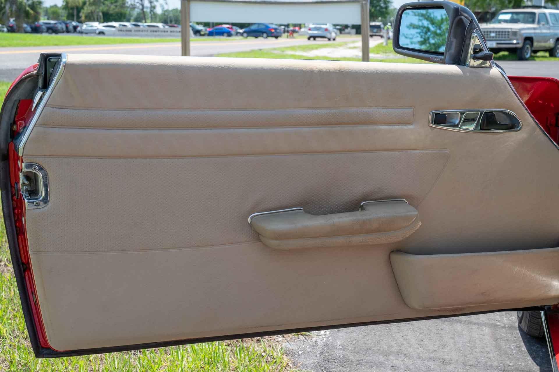 1987 Mercedes SL560 32