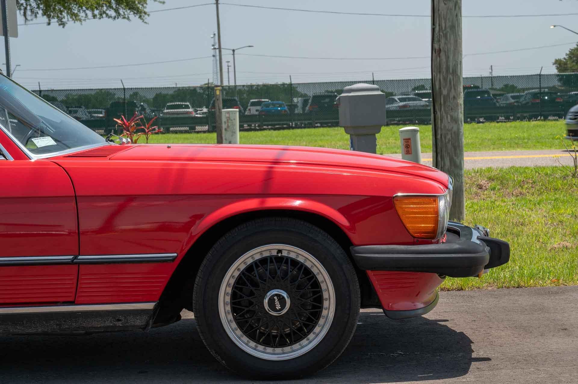 1987 Mercedes SL560 26