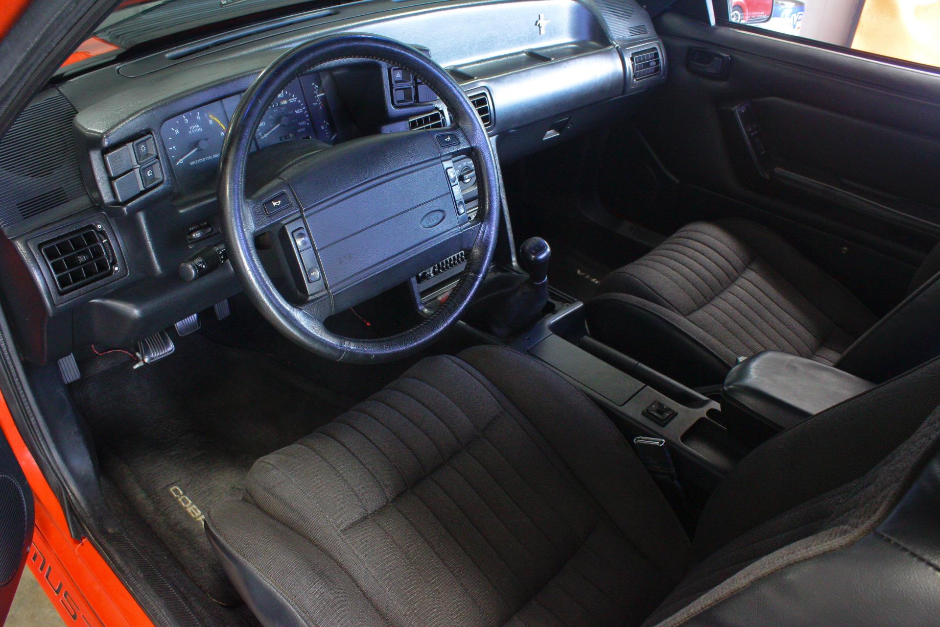 1993 Ford Mustang GT 9