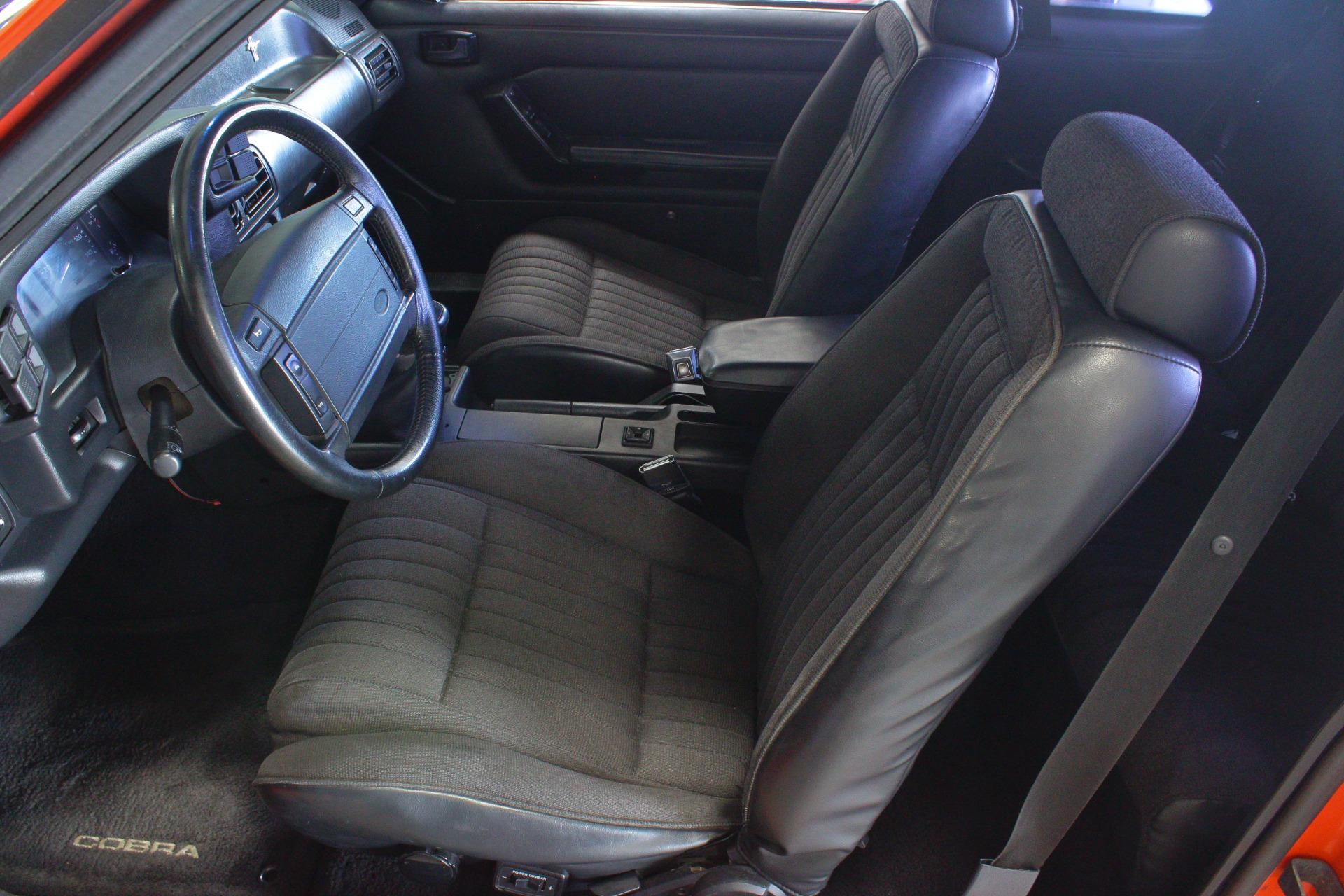 1993 Ford Mustang GT 10