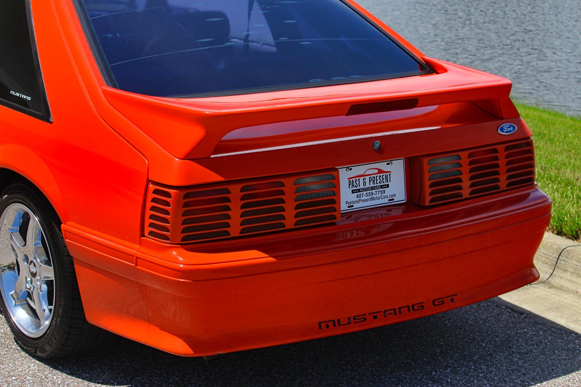 1993 Ford Mustang GT 19