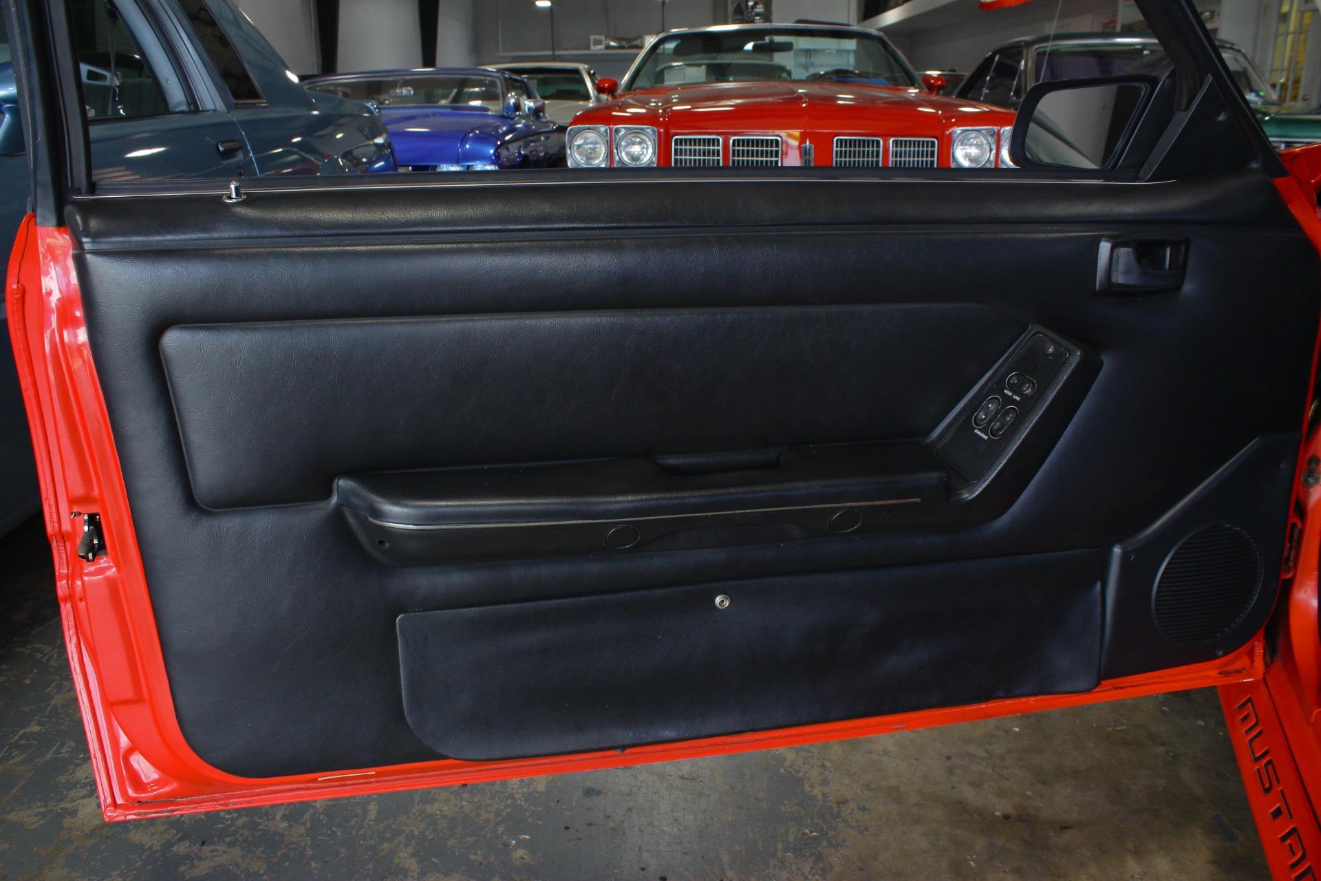 1993 Ford Mustang GT 48
