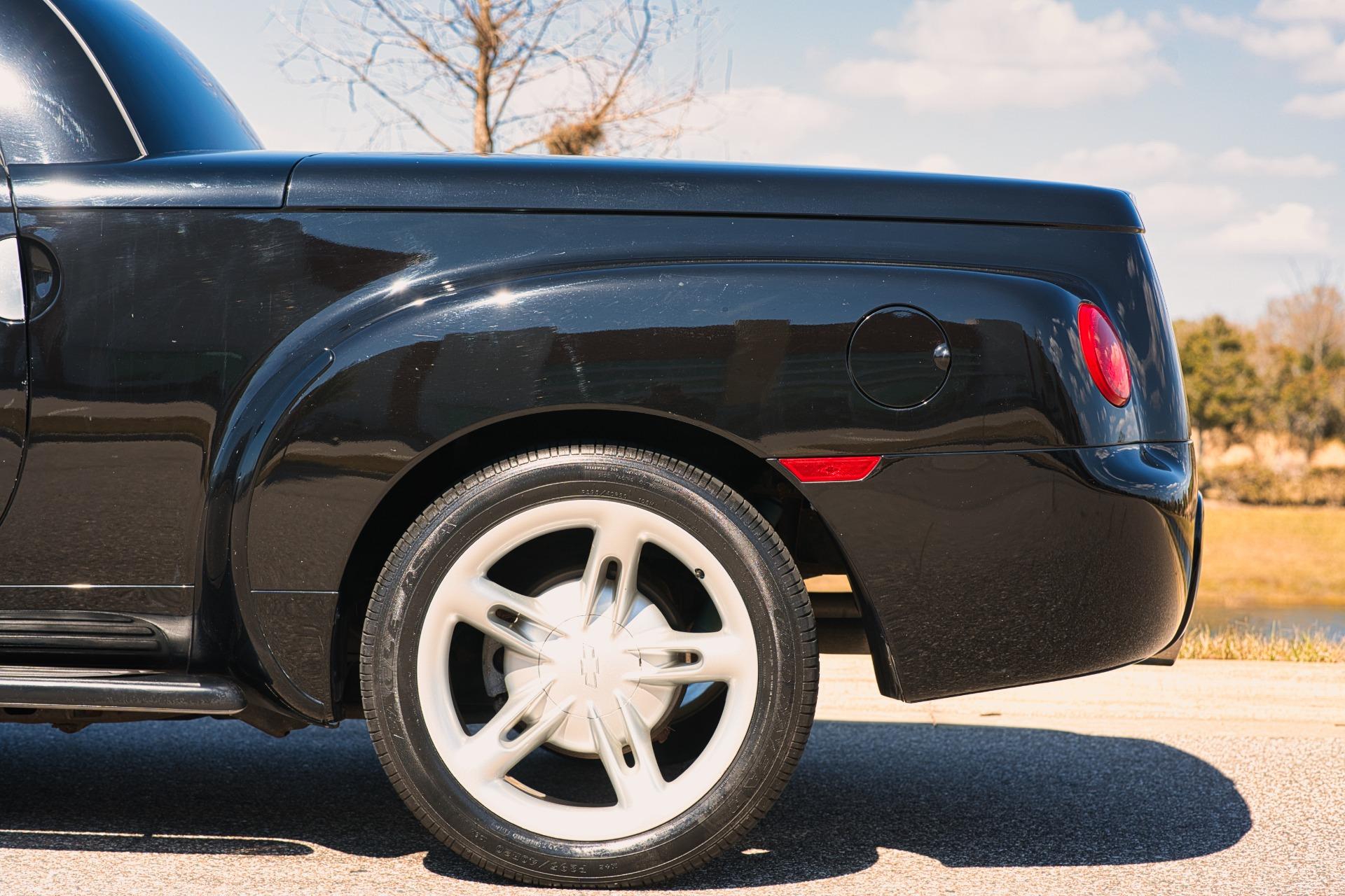 2004 Chevrolet SSR 28