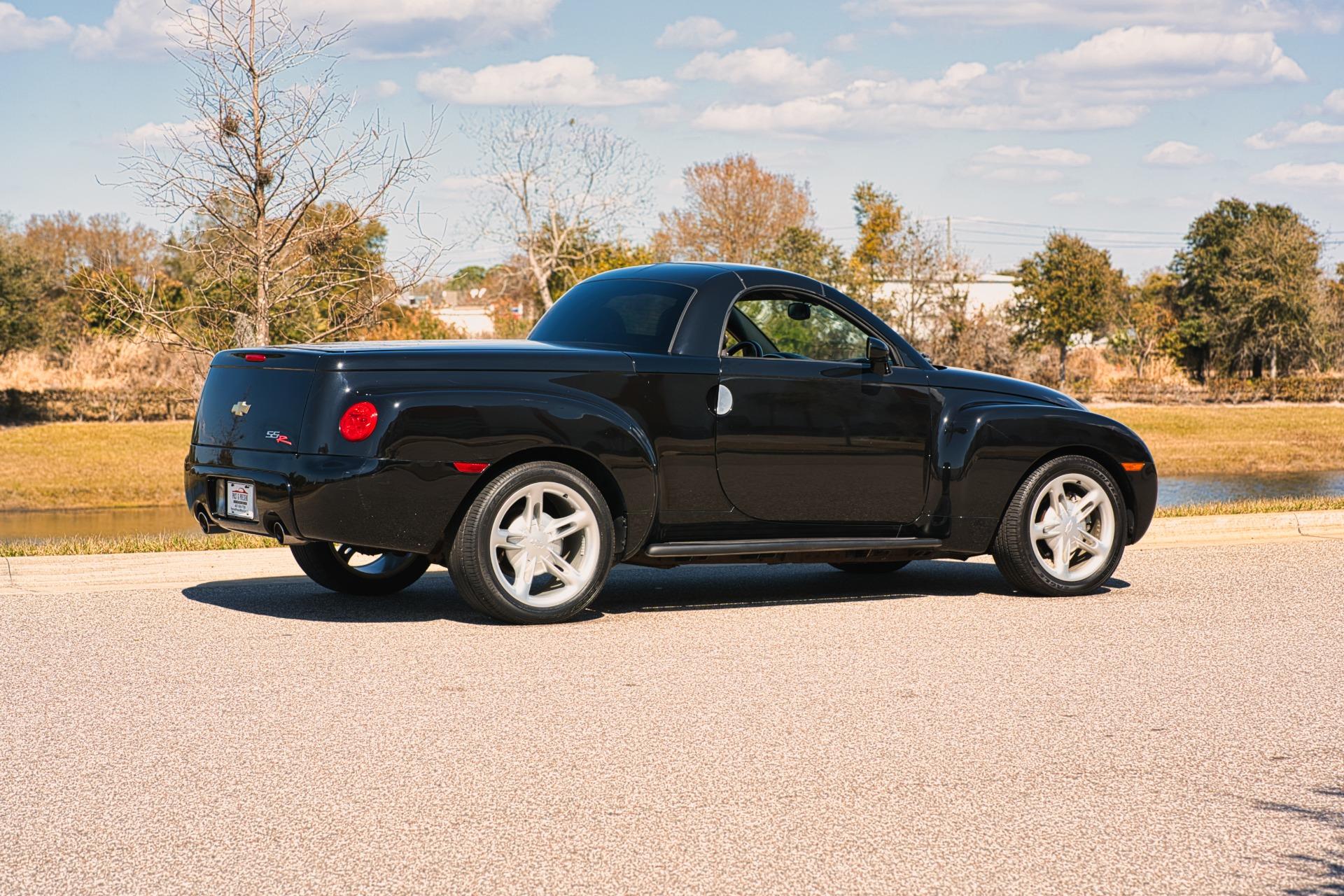 2004 Chevrolet SSR 33