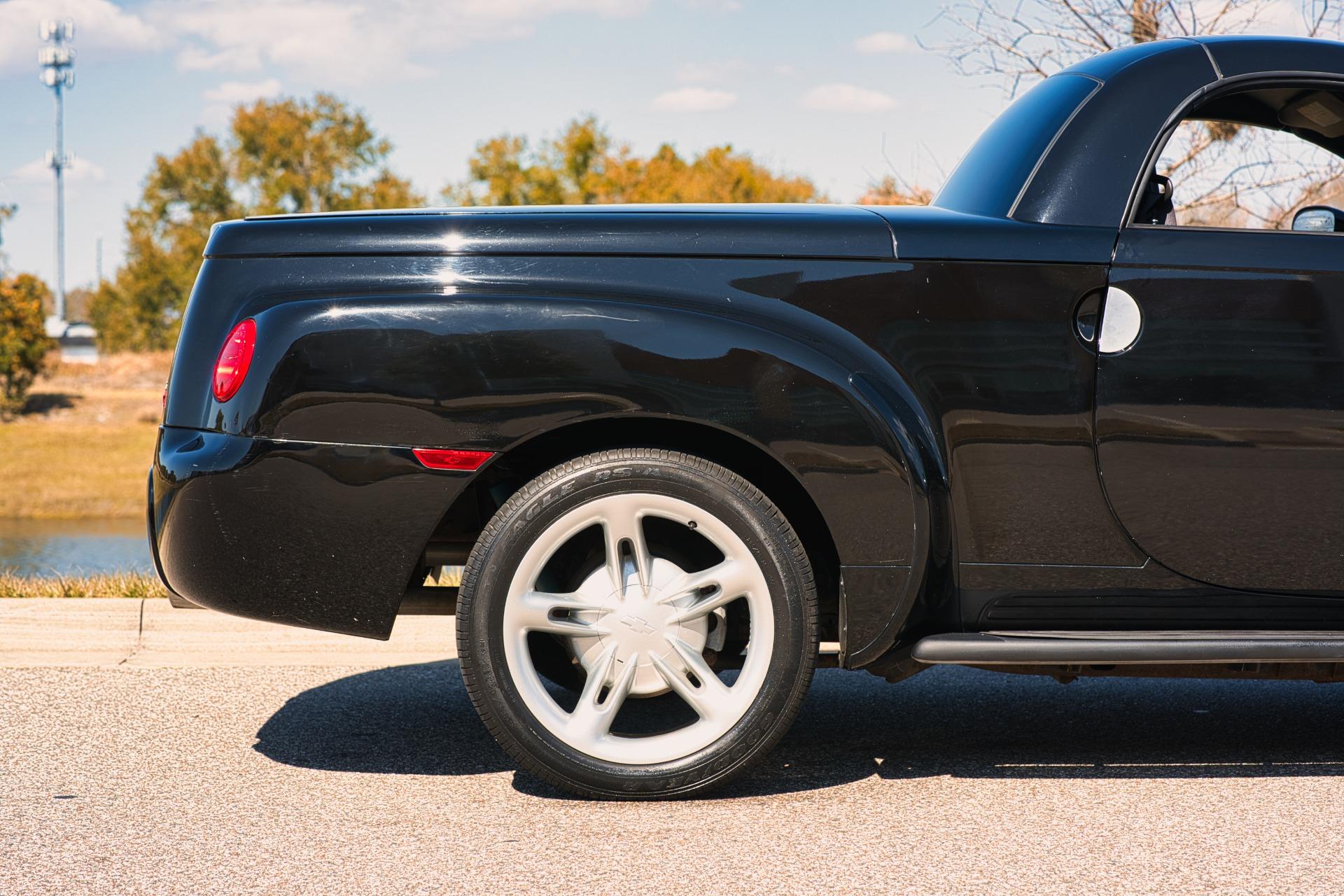 2004 Chevrolet SSR 43