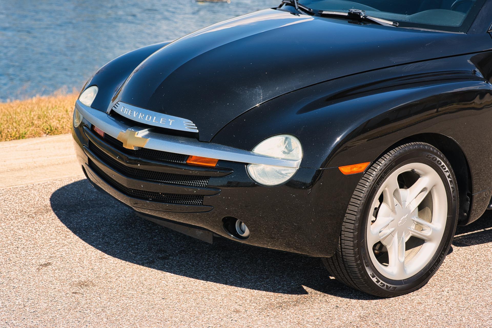 2004 Chevrolet SSR 24