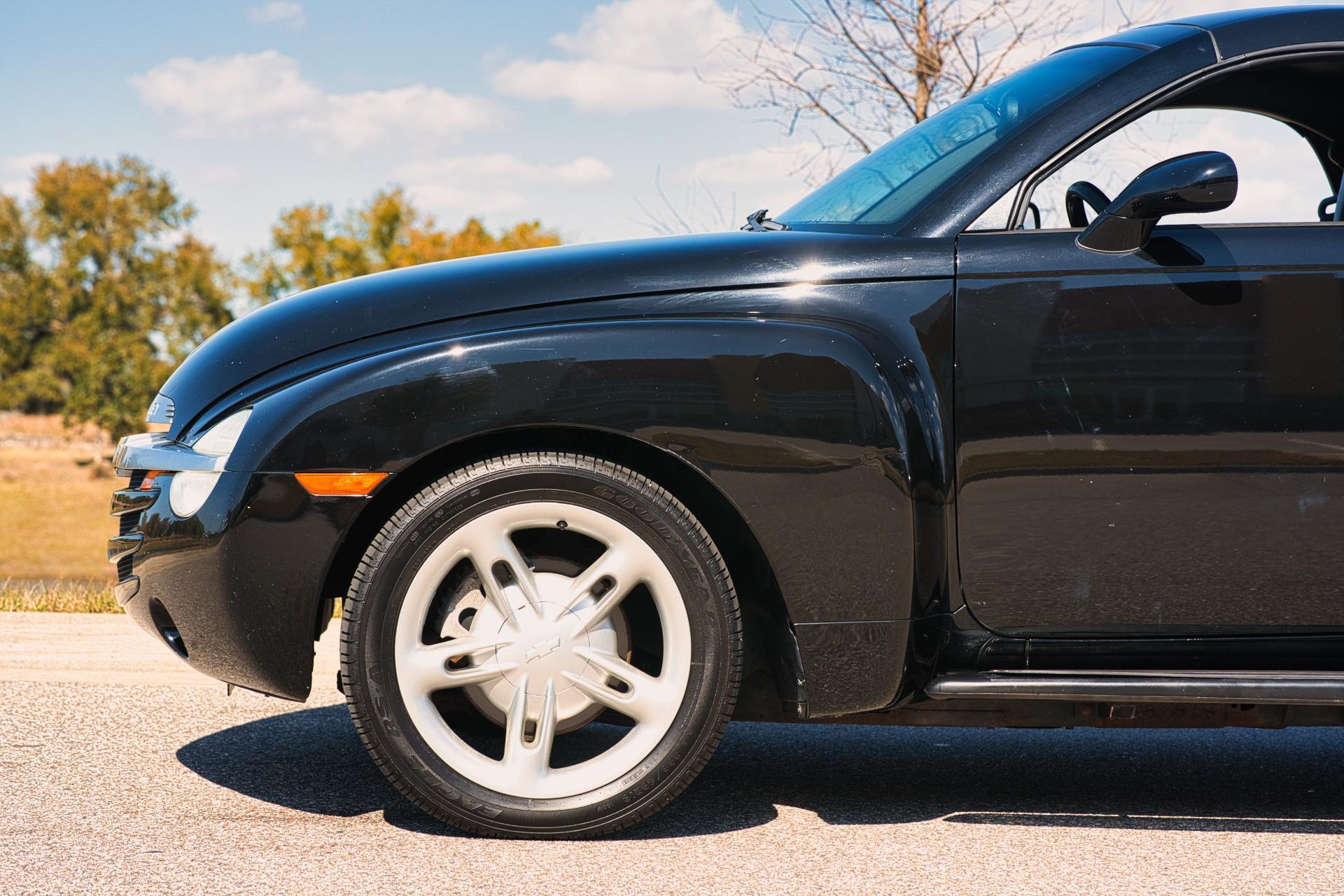 2004 Chevrolet SSR 26
