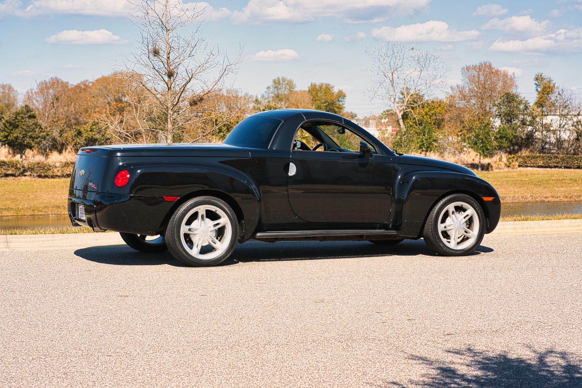2004 Chevrolet SSR 34