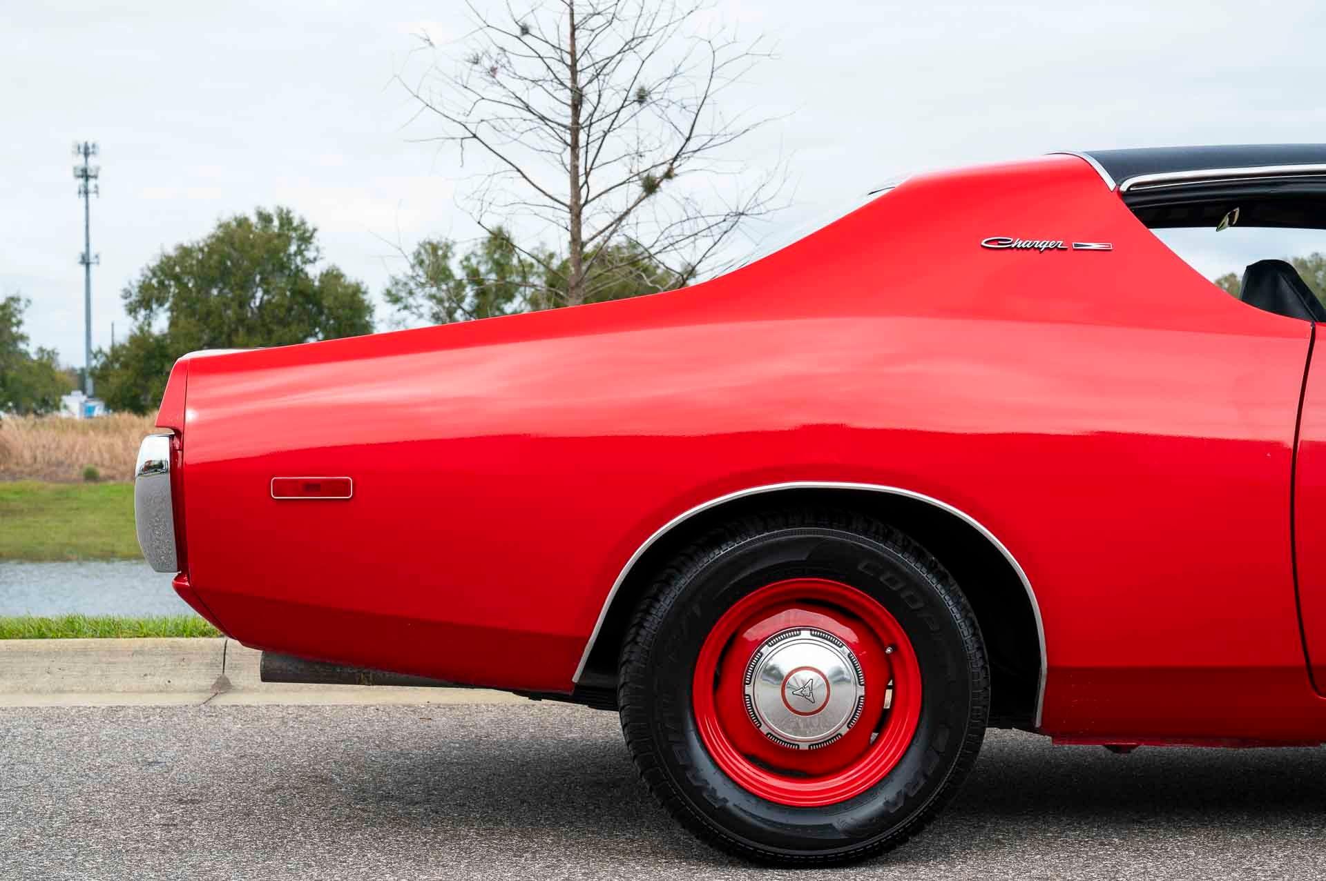 1972 Dodge Charger 36