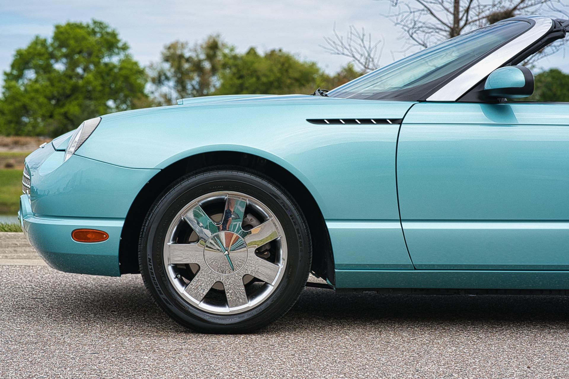 2002 Ford Thunderbird 32