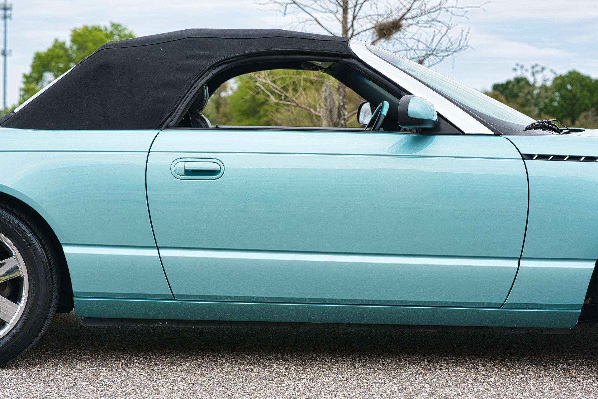 2002 Ford Thunderbird 124