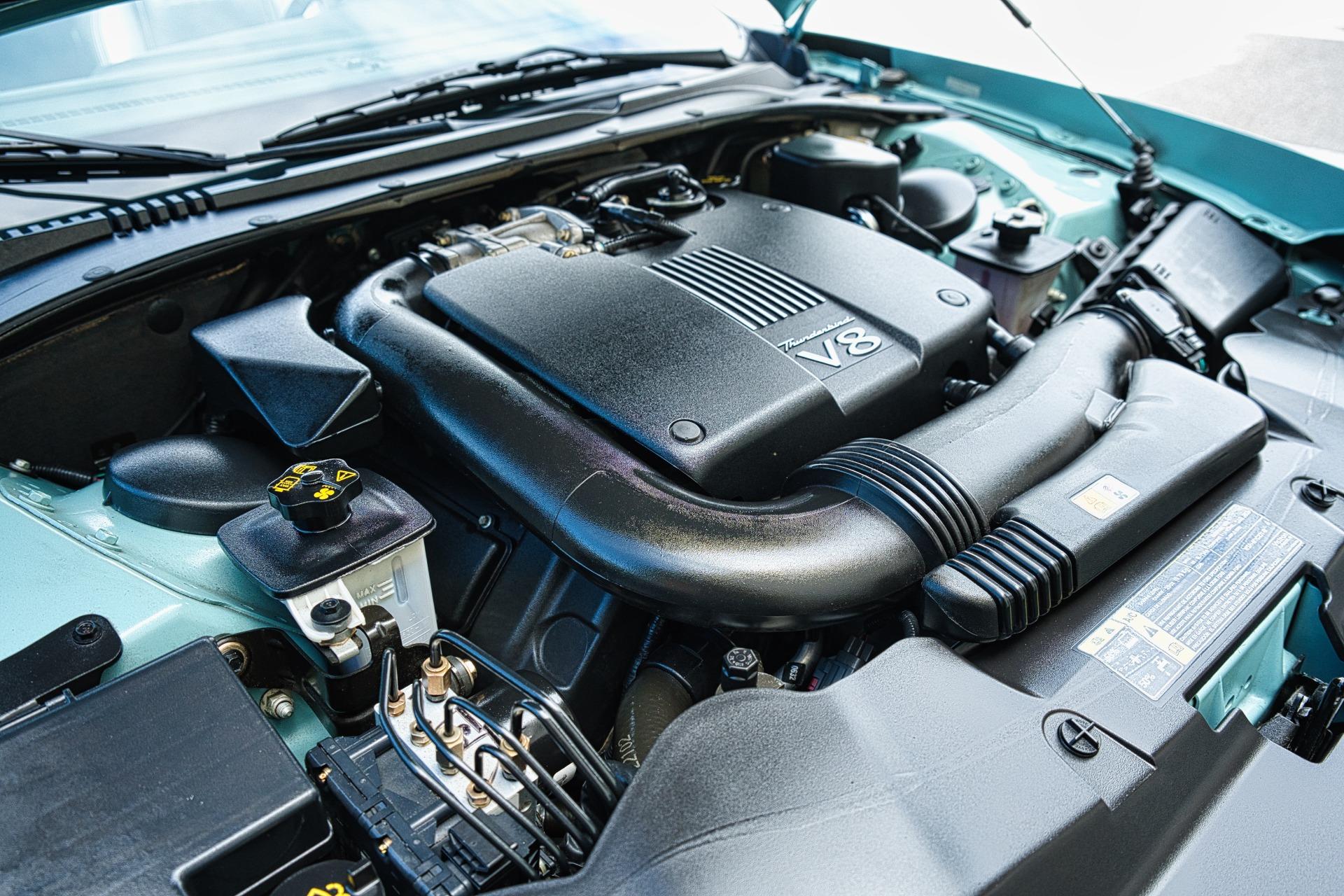 2002 Ford Thunderbird 12