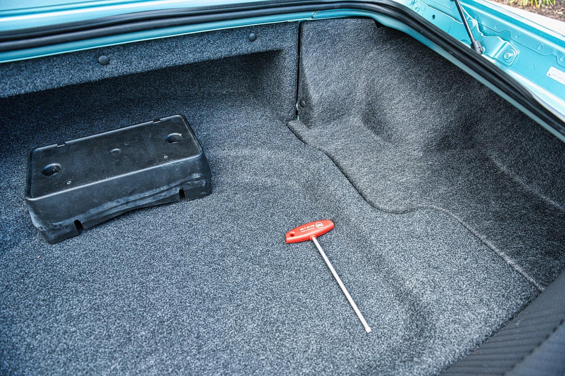 2002 Ford Thunderbird 83