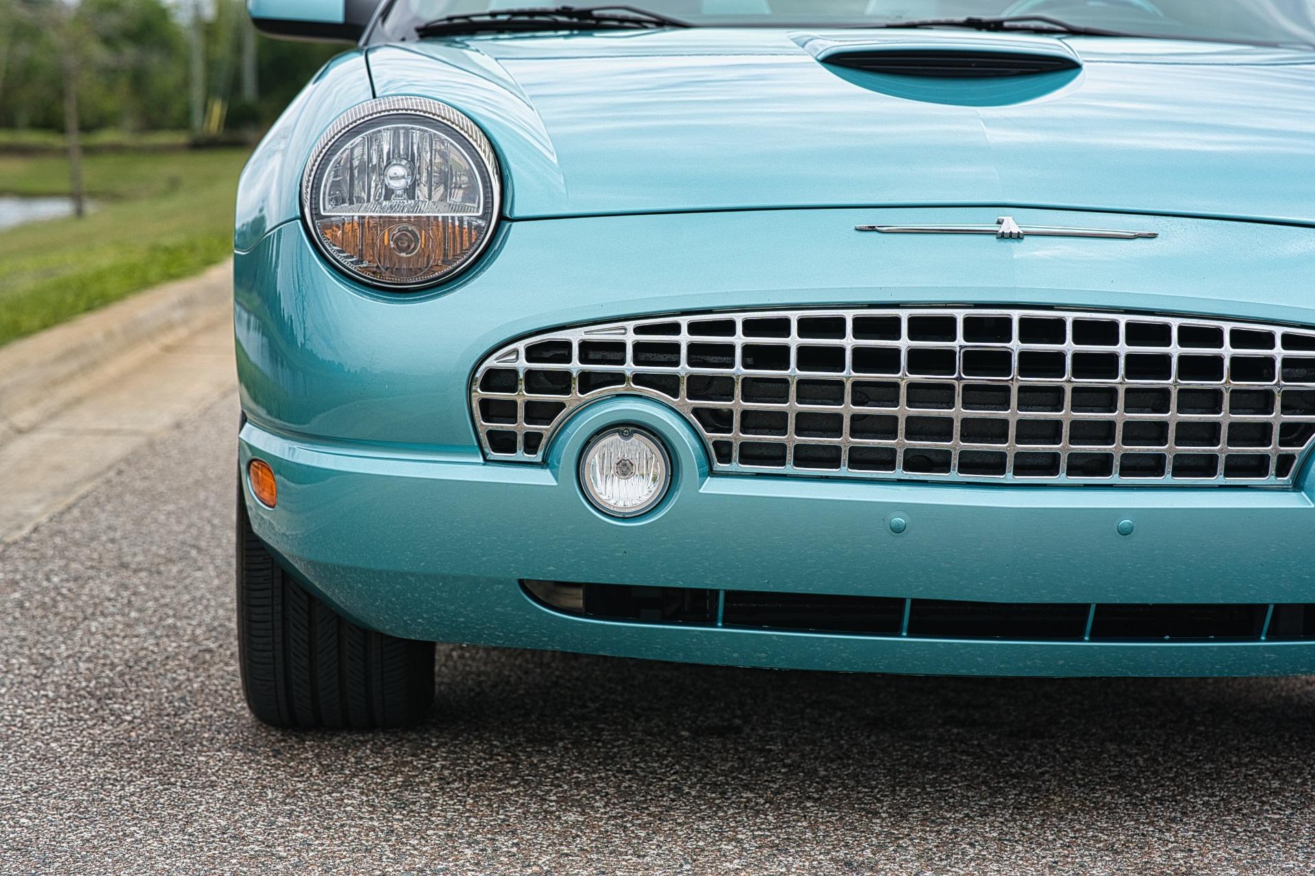 2002 Ford Thunderbird 28