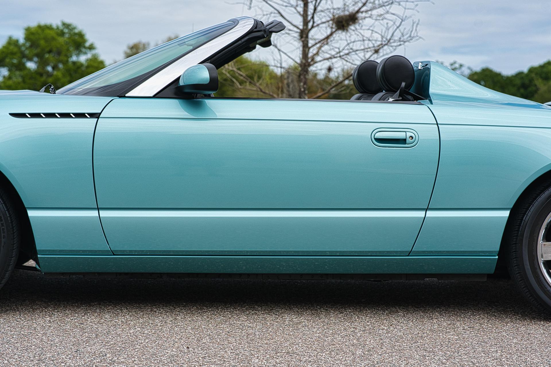 2002 Ford Thunderbird 33