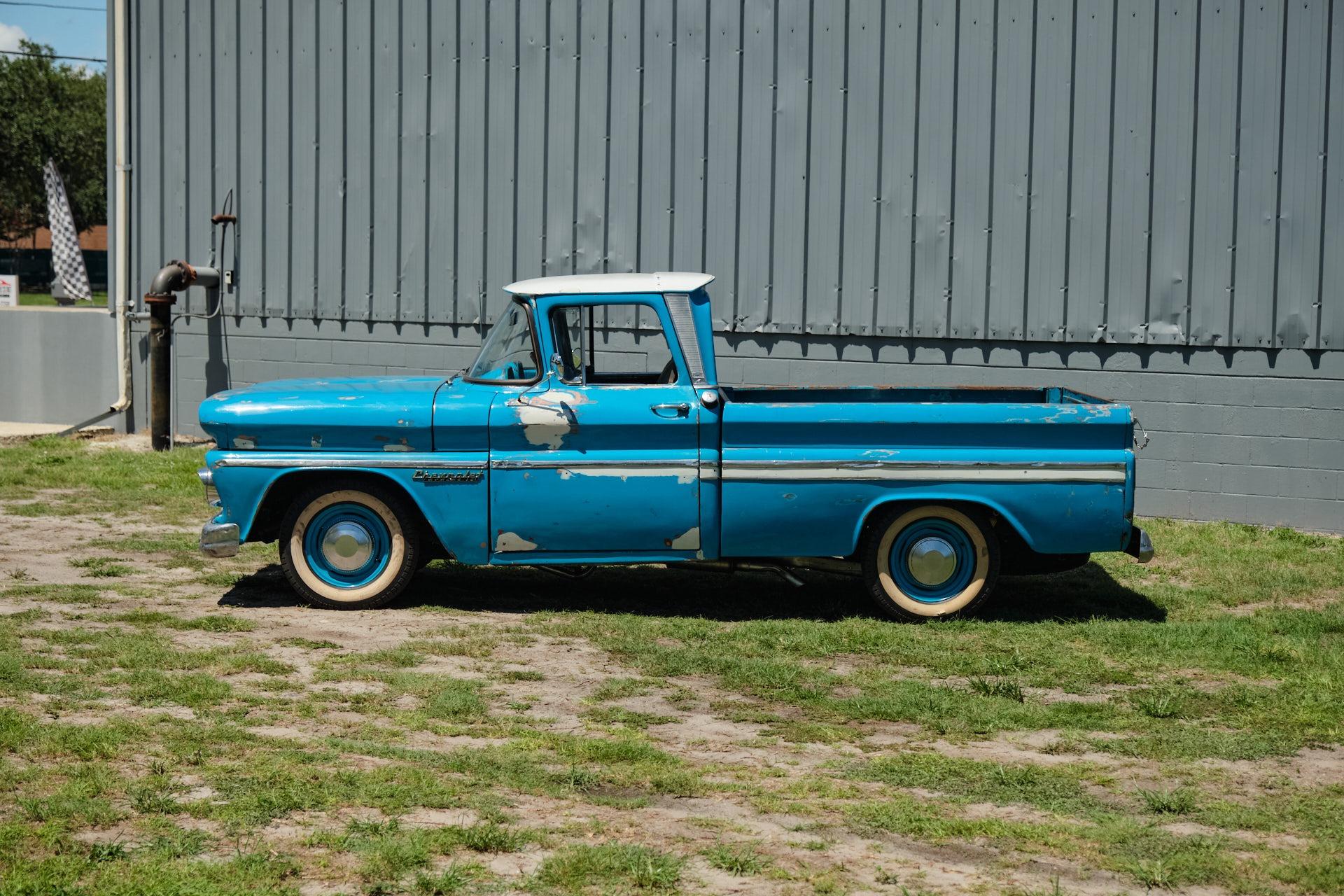 1960 Chevrolet Apache 2