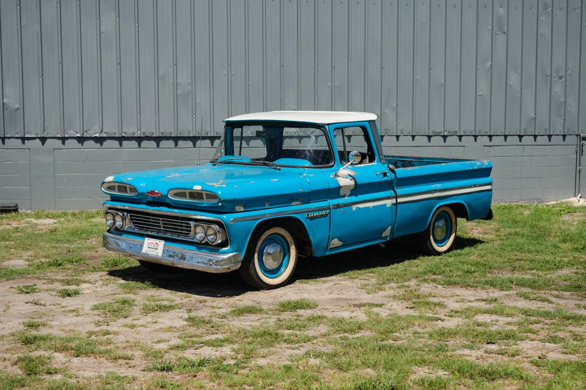 1960 Chevrolet Apache 1
