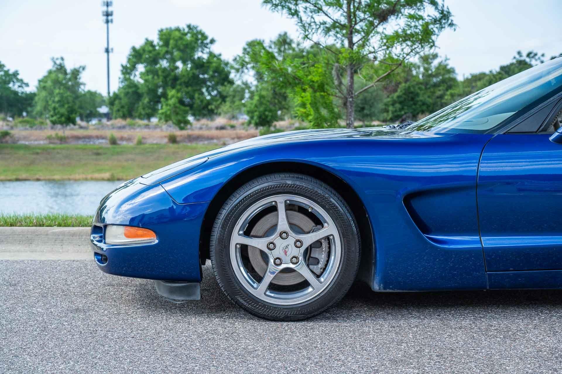 2004 Chevrolet Corvette 24