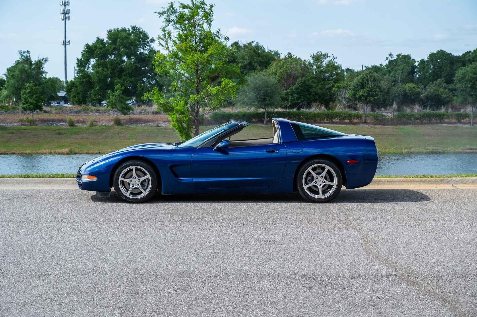 2004 Chevrolet Corvette 17