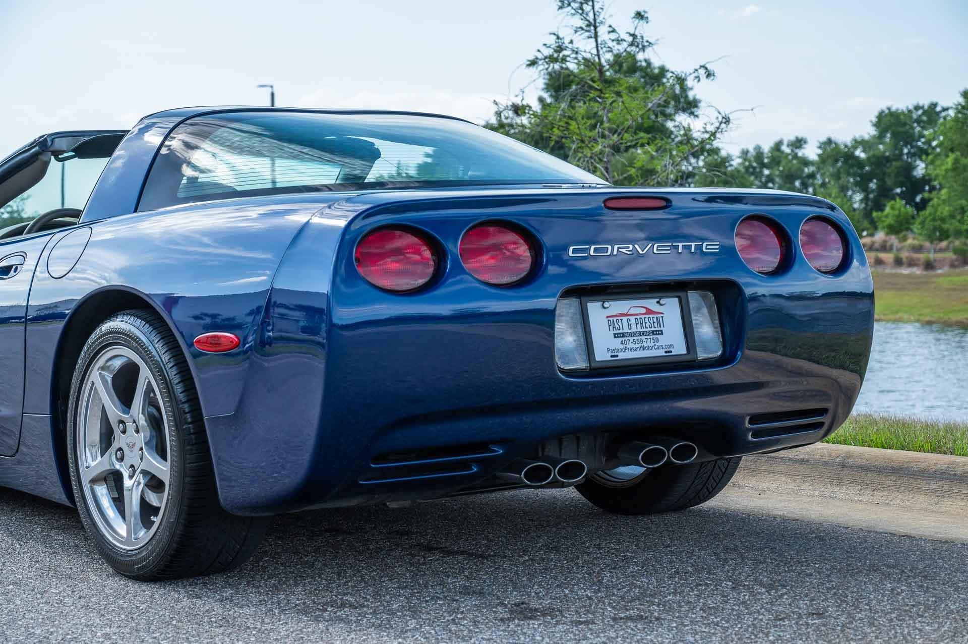 2004 Chevrolet Corvette 21