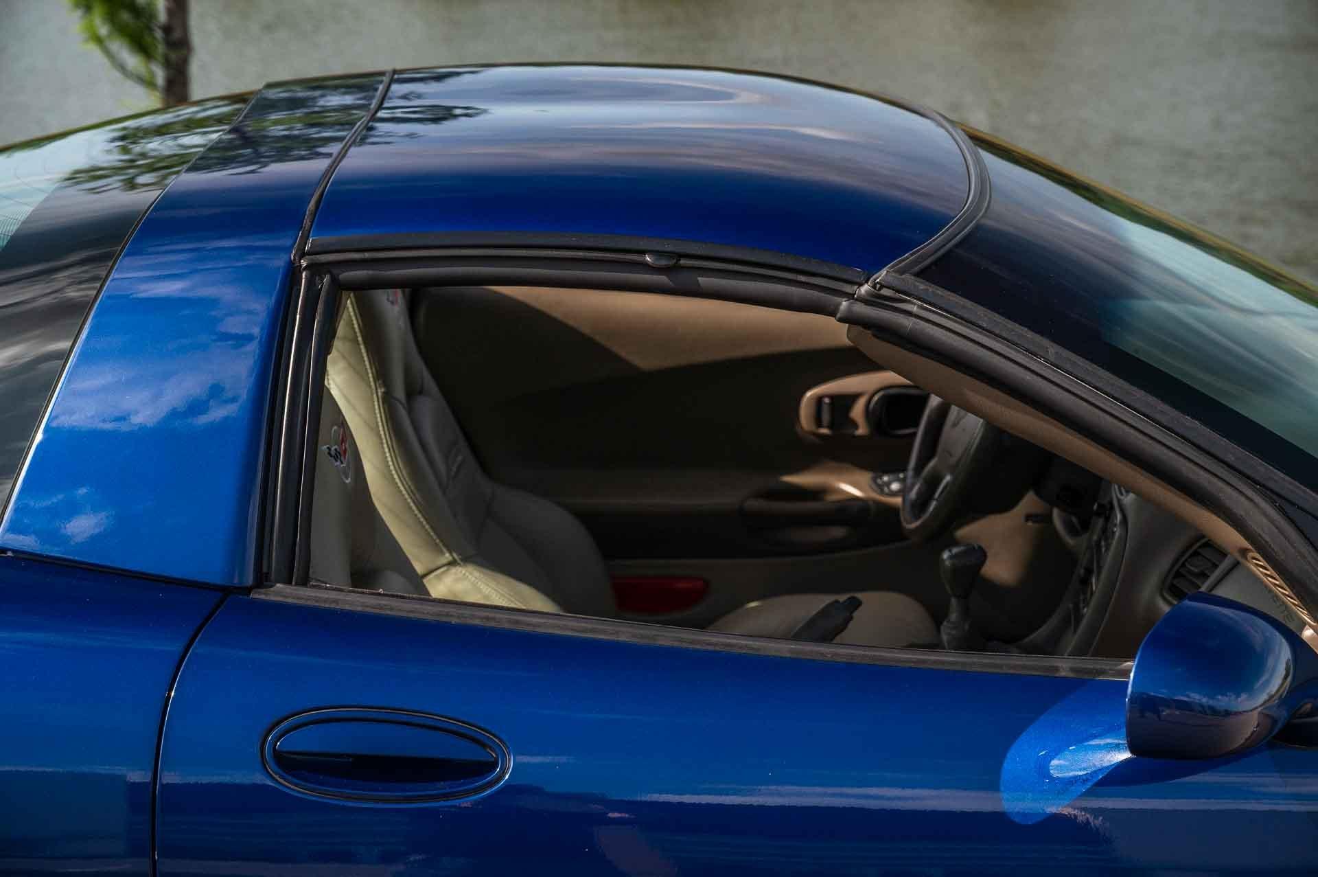 2004 Chevrolet Corvette 43