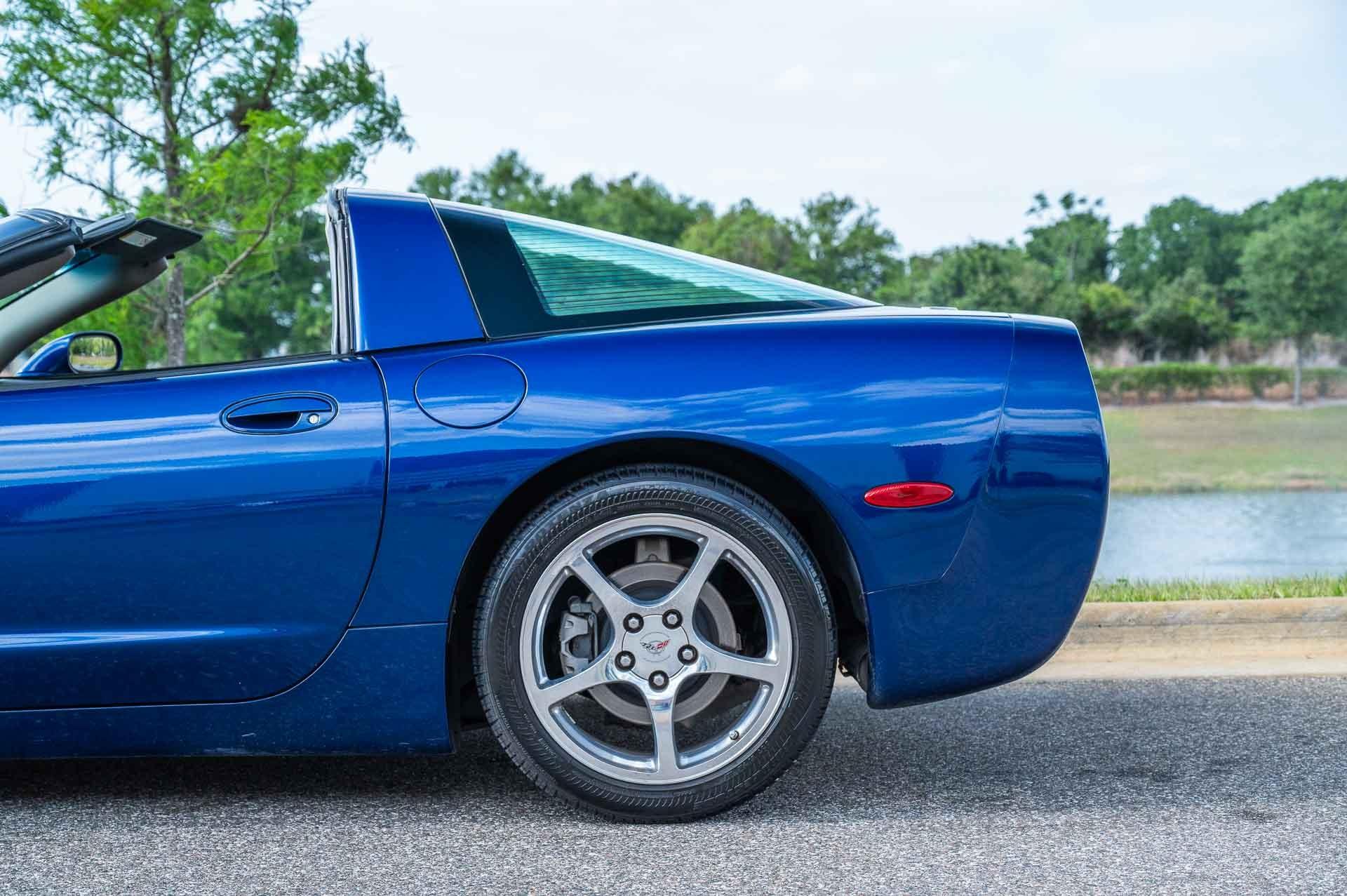 2004 Chevrolet Corvette 22