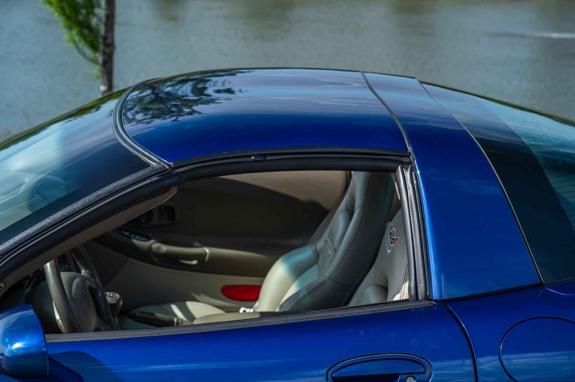 2004 Chevrolet Corvette 36