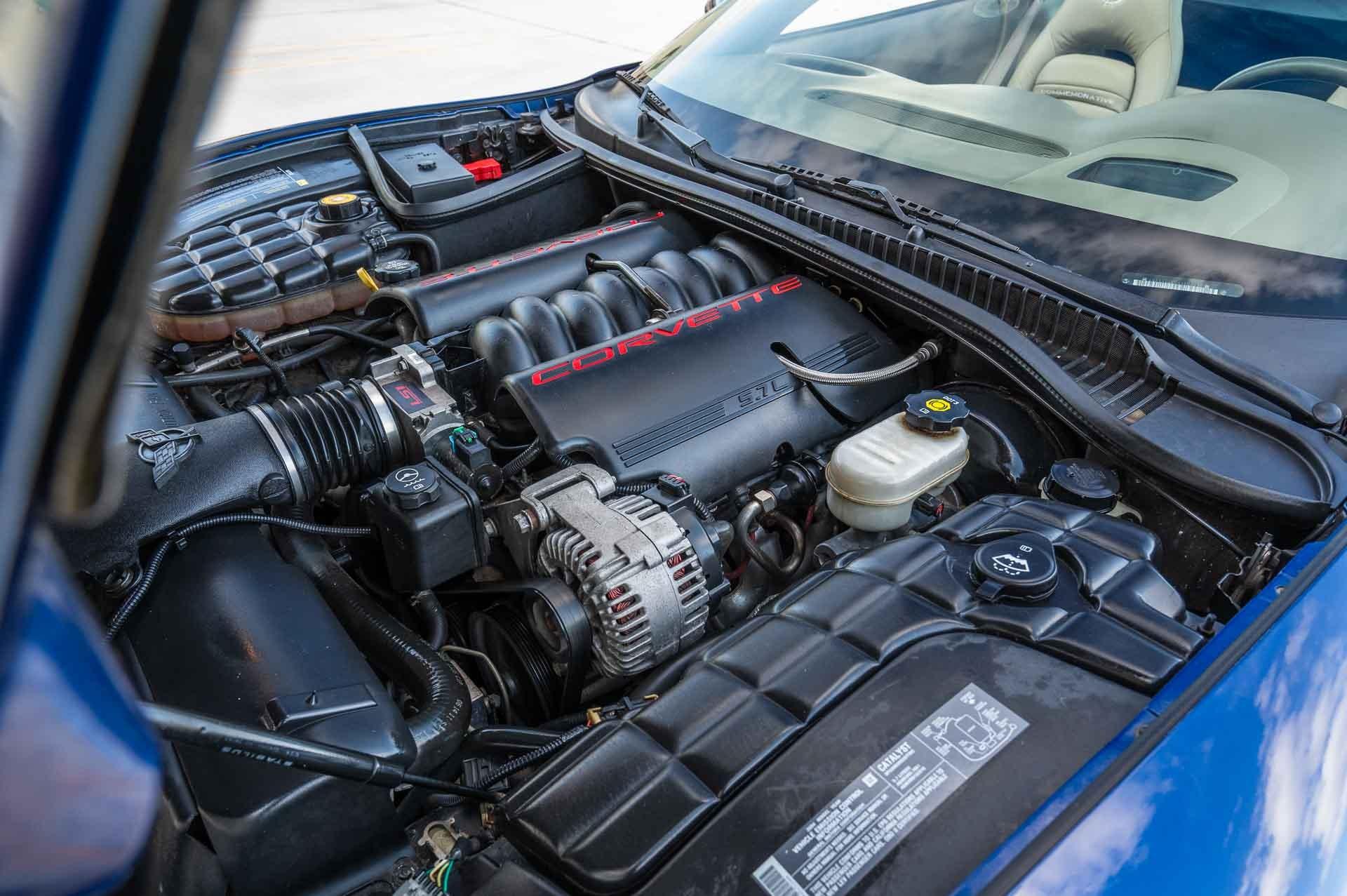 2004 Chevrolet Corvette 14