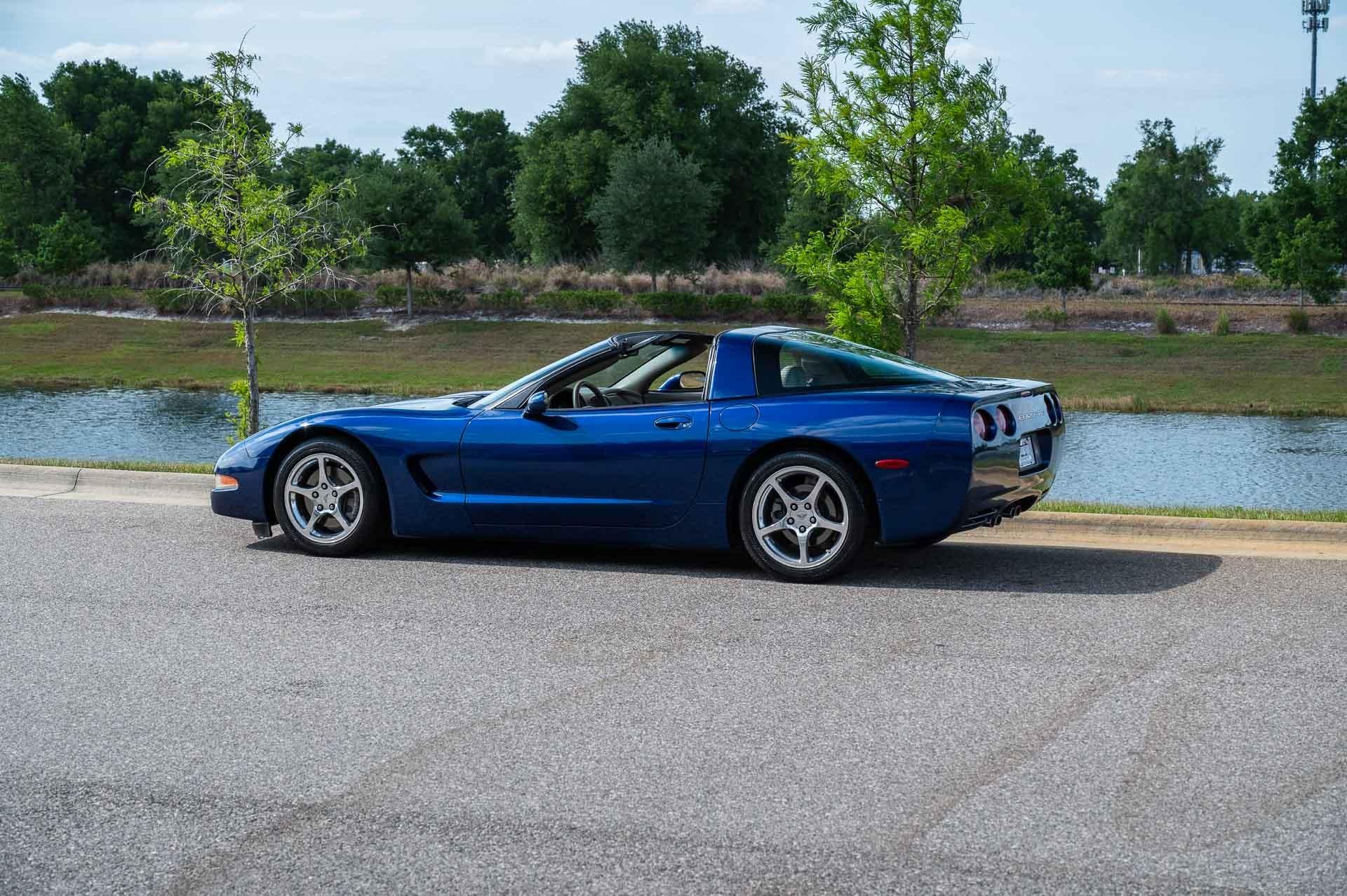 2004 Chevrolet Corvette 18