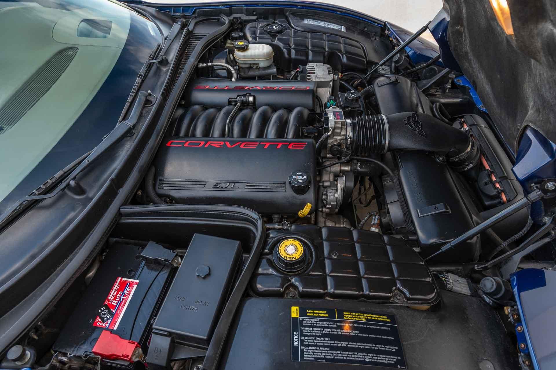 2004 Chevrolet Corvette 12