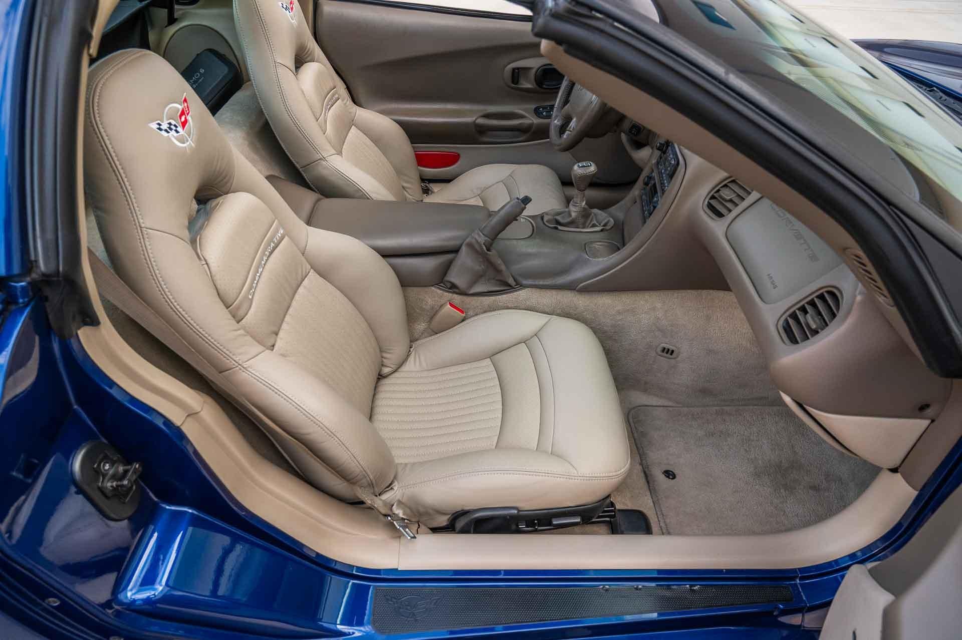 2004 Chevrolet Corvette 11