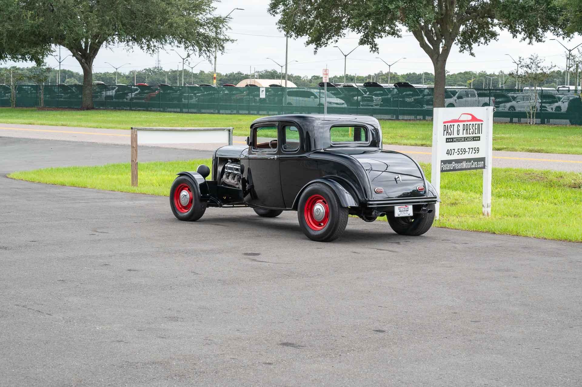 1932 Ford Coupe 3