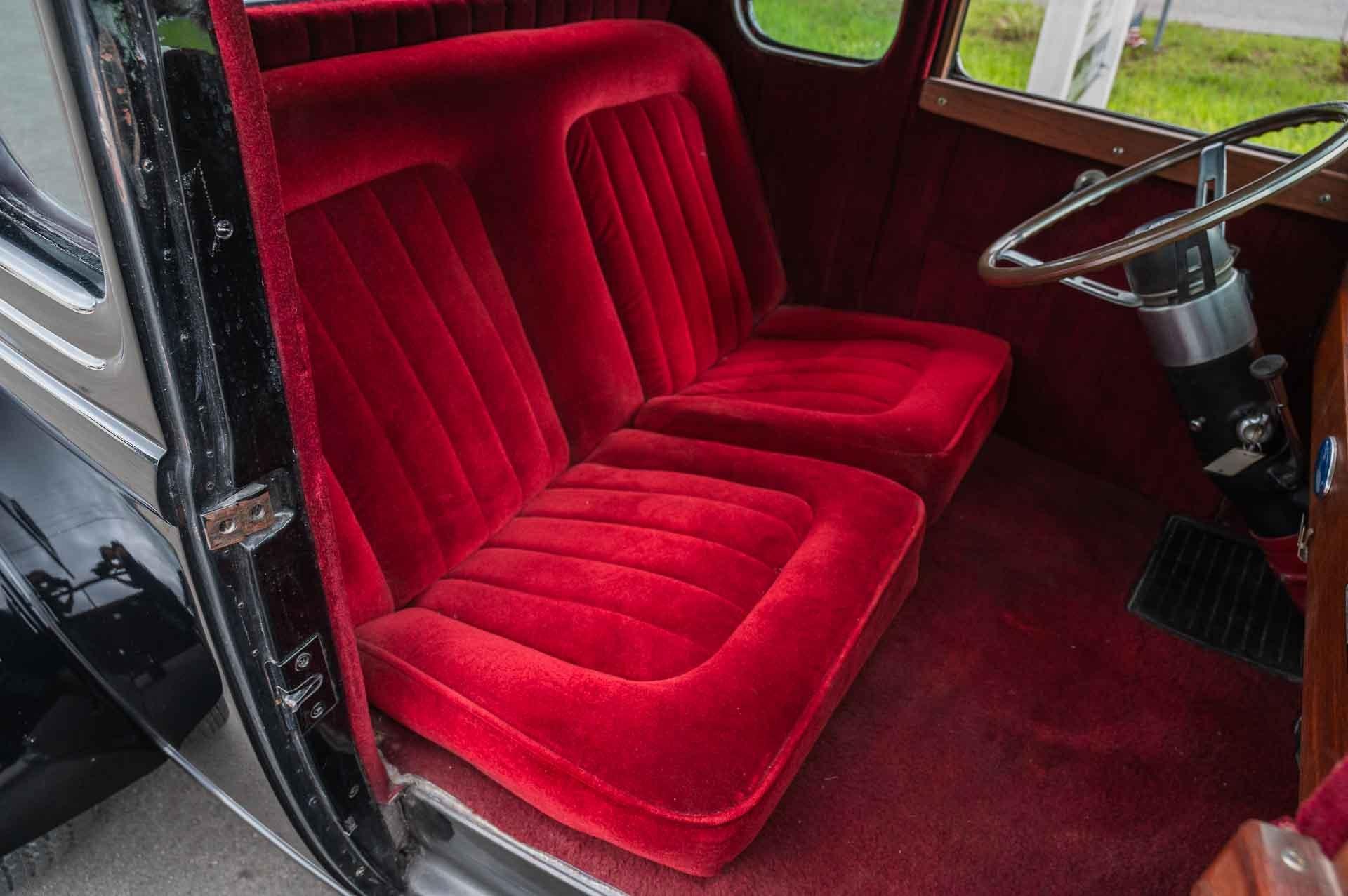 1932 Ford Coupe 11