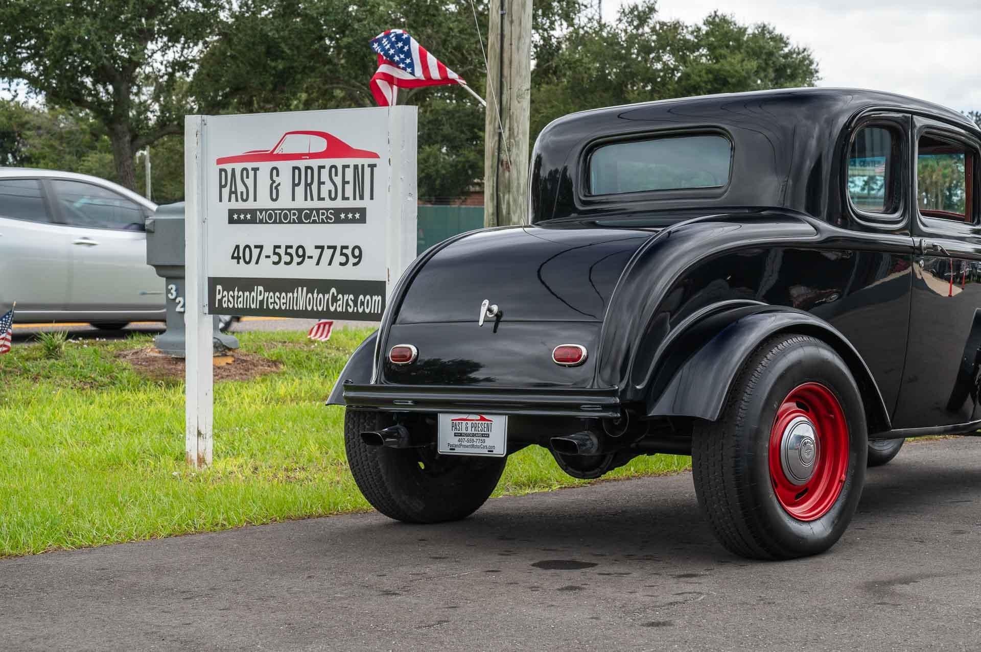 1932 Ford Coupe 33