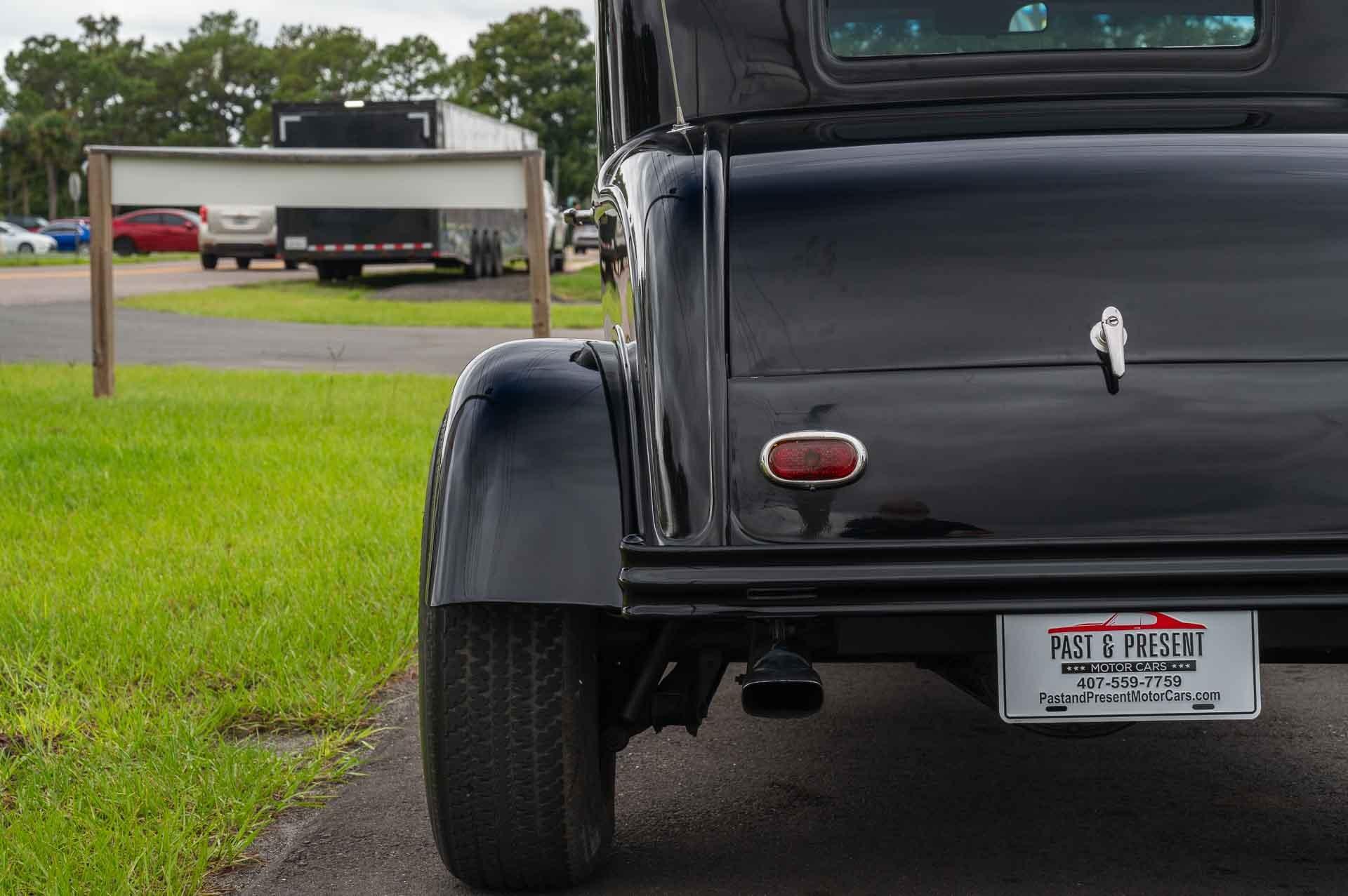 1932 Ford Coupe 36