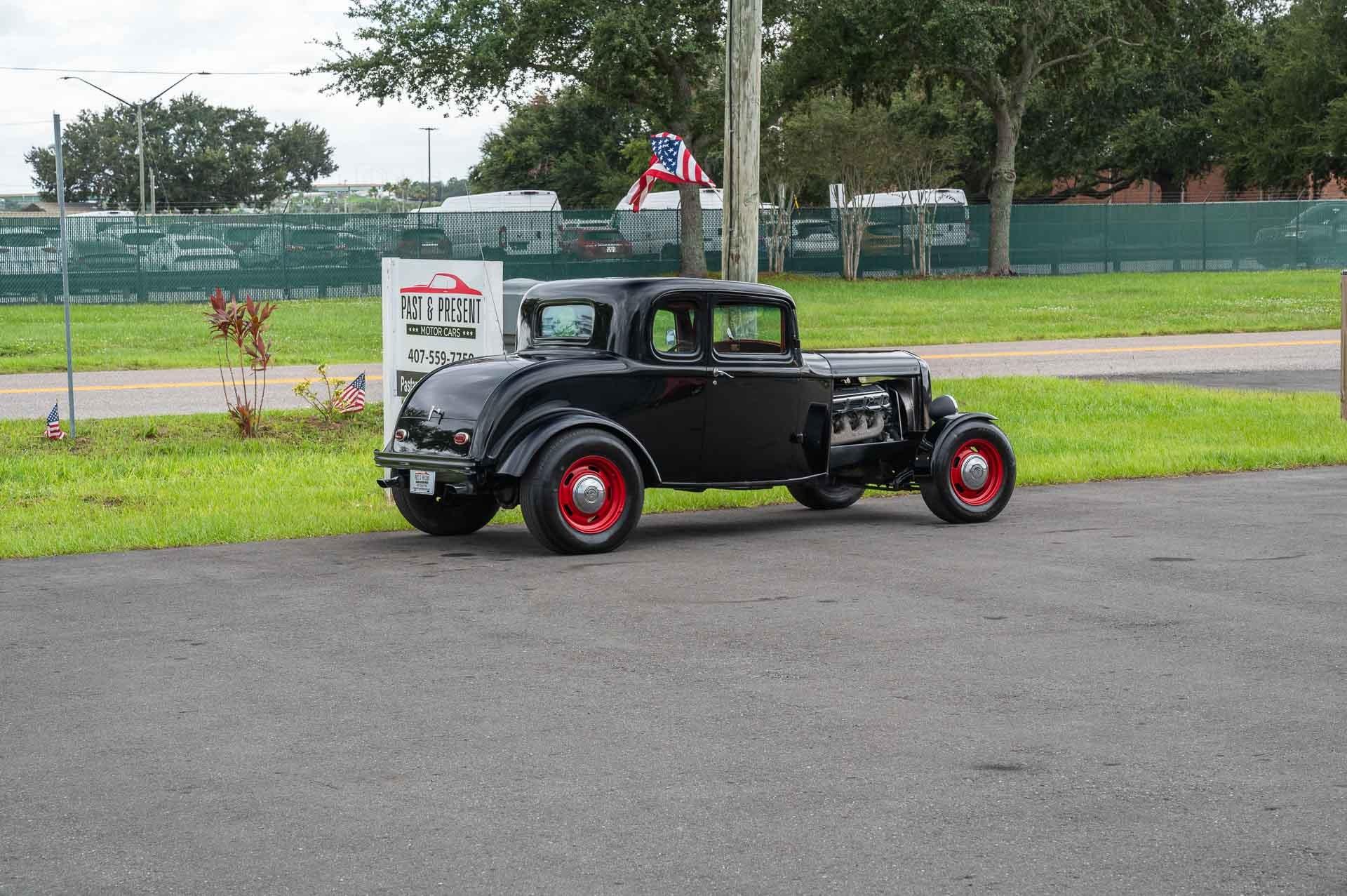 1932 Ford Coupe 25