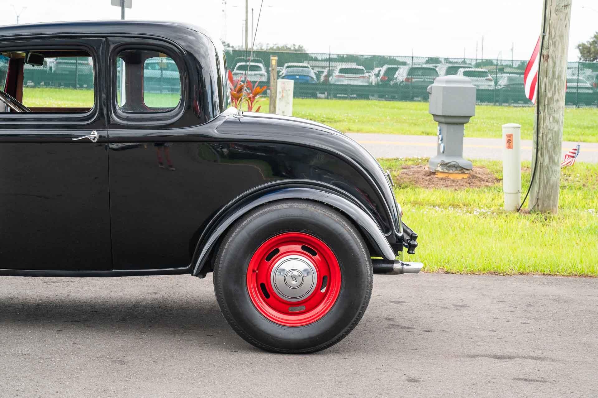 1932 Ford Coupe 16