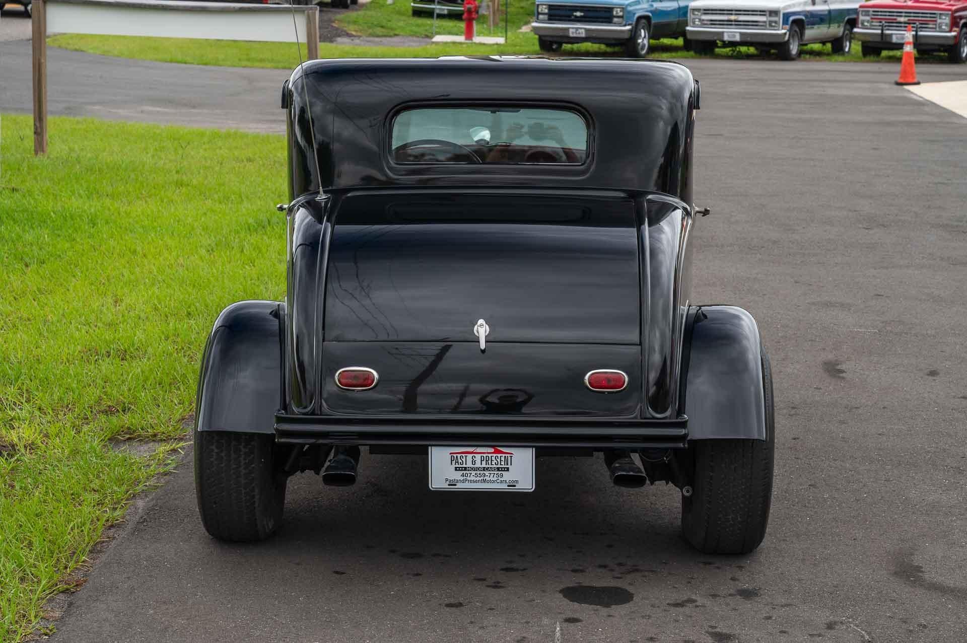 1932 Ford Coupe 4