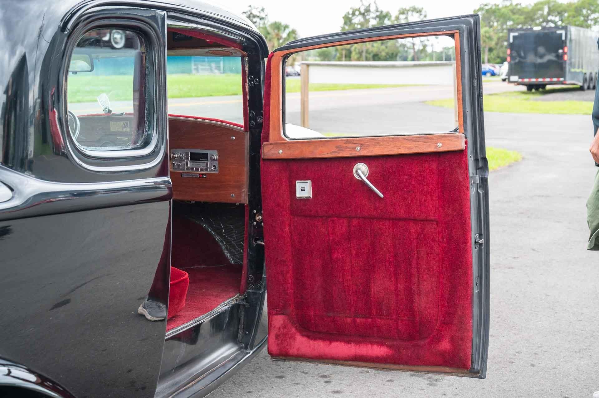 1932 Ford Coupe 43