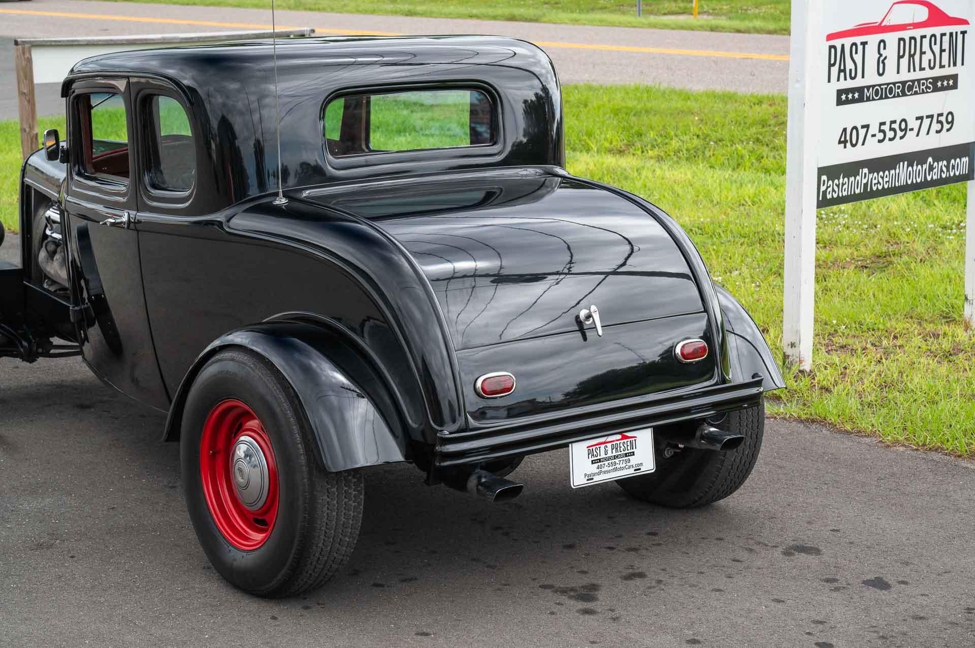 1932 Ford Coupe 14