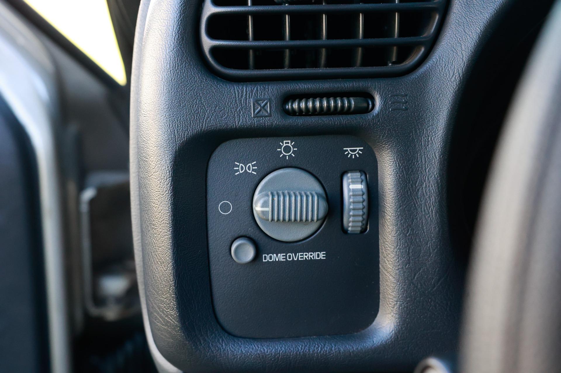 2000 Chevrolet S10 18